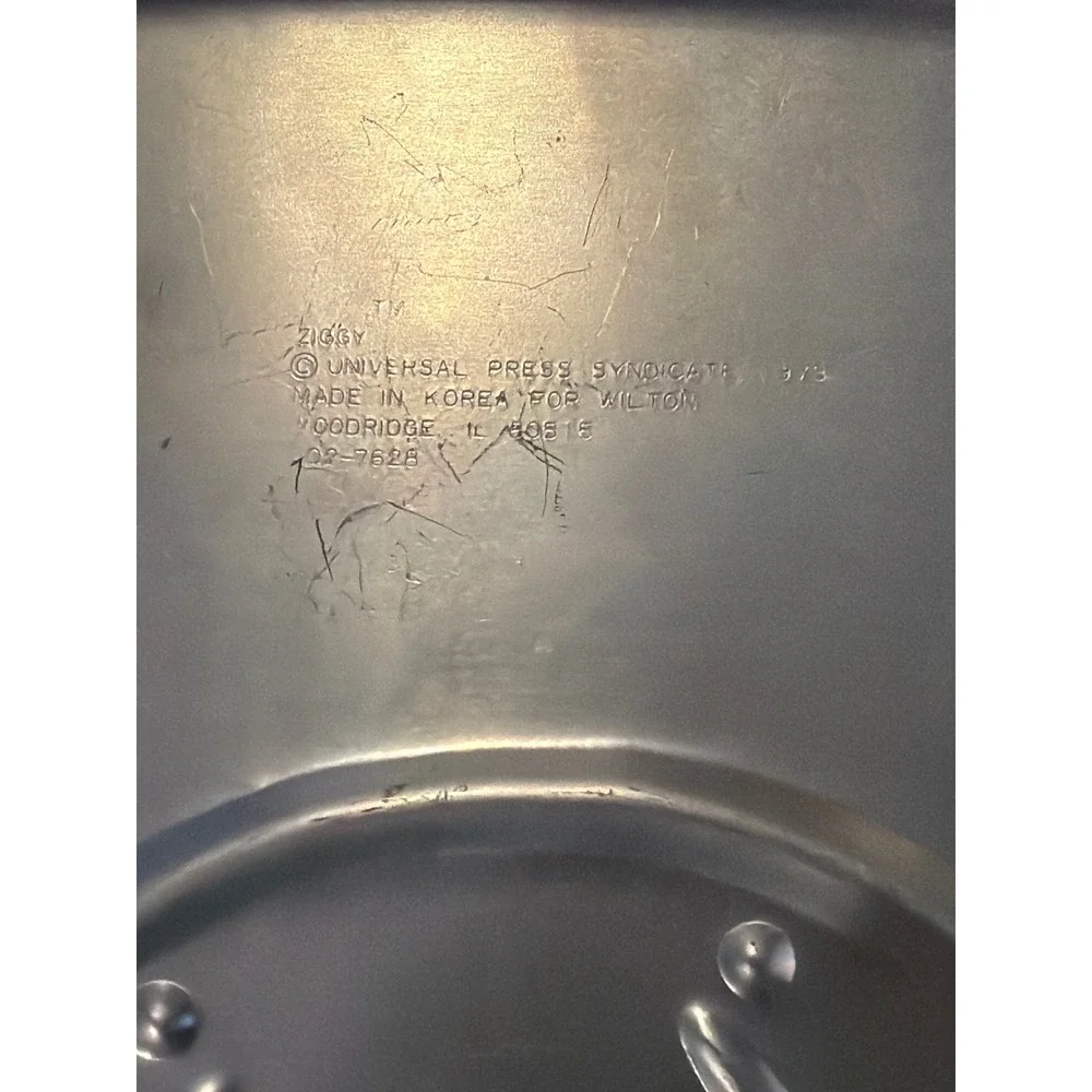Vintage 1978 Wilton Ziggy Aluminum Cake Pan  Character Baking Mold 13.5in